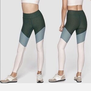 Outdoor Voices EUC 7/8 Leggings Sz M